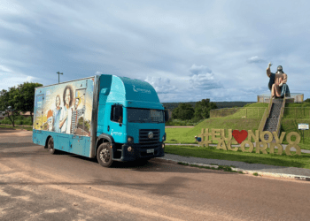 Novo Acordo e Ponte Alta do Tocantins recebem projeto com cinema, teatro, palestras e troca de lâmpadas gratuita