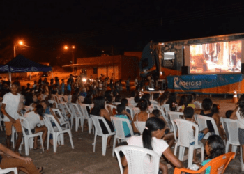 Centenário, Porto Nacional, Paranã, Almas, Novo Acordo e Ponte Alta recebem projeto com cinema, teatro, palestras e troca de lâmpadas gratuita