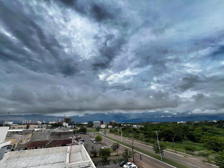 Chuvas fortes devem marcar o final de semana de Carnaval no Tocantins: Sol deve aparecer a partir de segunda