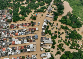 Enchentes levam governo do Acre a decretar emergência em saúde pública