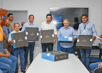 Governo entrega computadores para servidores da Agência de Defesa Agropecuária