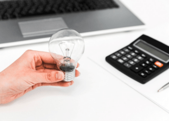 Mega Feirão Serasa e Desenrola oferece descontos em dívidas com a concessionária de energia