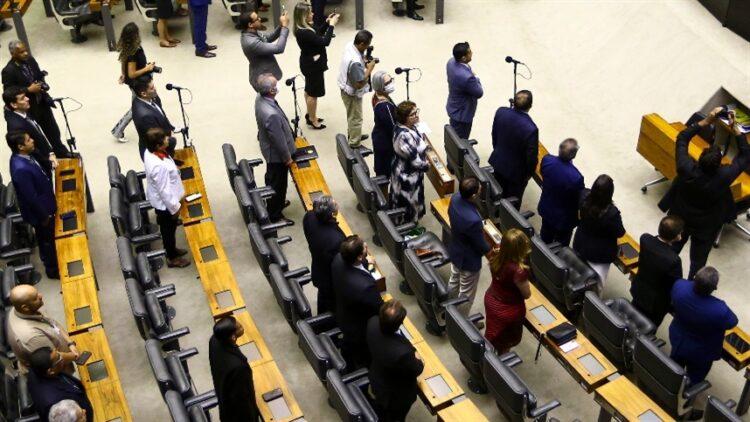 Deputados da Frente Parlamentar da Agropecuária se reúnem para impulsionar aprovação do Pacote Anti-Invasão na Câmara