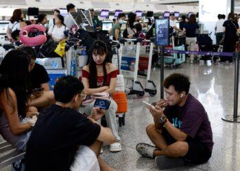 Apagão em sistemas globais interrompe voos, bancos e comunicações