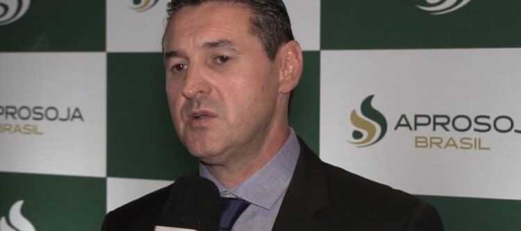 Aprosoja Brasil critica falta de apoio governamental após atraso no lançamento do Plano Safra