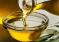 Anvisa proíbe venda de duas marcas de azeite no Brasil; saiba quais