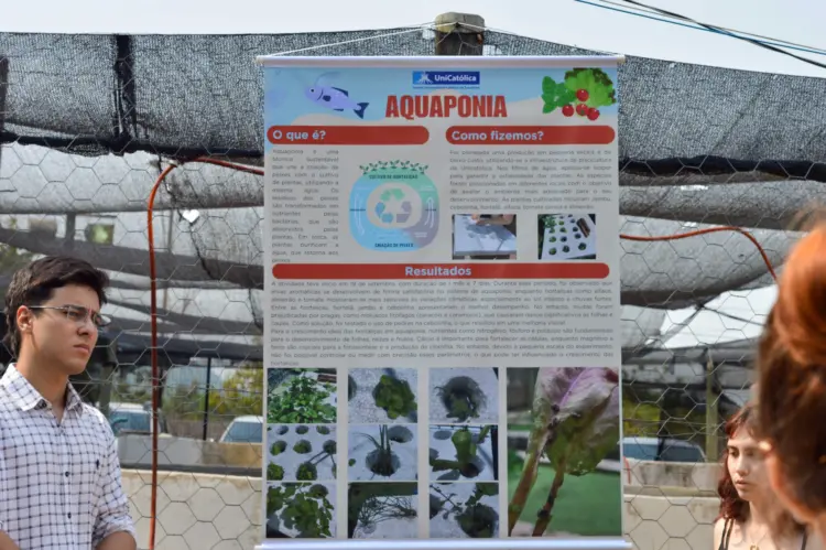 Estudantes de Medicina Veterinária apresentam projeto de Aquaponia no Dia de Campo