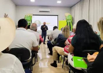Em reunião, FAET discute novos projetos e parcerias