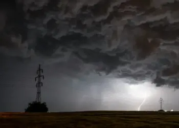 Inmet alerta para chuvas intensas em grande parte do país; confira a previsão