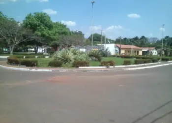 Criminosos invadem fazenda, rendem vigia e roubam tratores na zona rural de Itapiratins