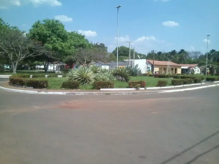 Criminosos invadem fazenda, rendem vigia e roubam tratores na zona rural de Itapiratins