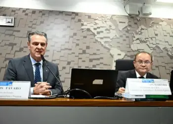 Ministro da Agricultura assegura controle sanitário eficaz contra a gripe aviária