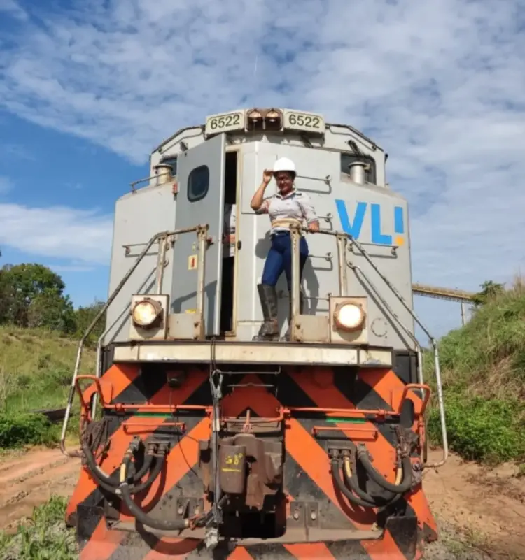 Movida por sonhos e trilhos no Tocantins: a trajetória de Vilma Mendes na ferrovia