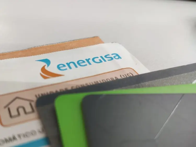 Conta de energia: entenda a composição da fatura e como utilizar essas informações para economizar