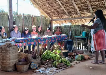 Oficina promove alimentação escolar tradicional em comunidades indígenas