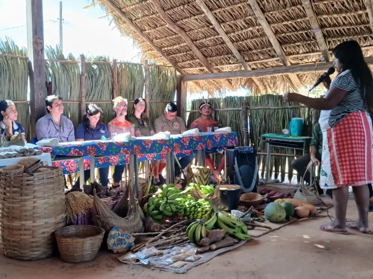 Oficina promove alimentação escolar tradicional em comunidades indígenas