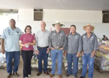 Mais de 70 toneladas de alimentos são entregues a instituições filantrópicas em ação do Expoara Solidária  