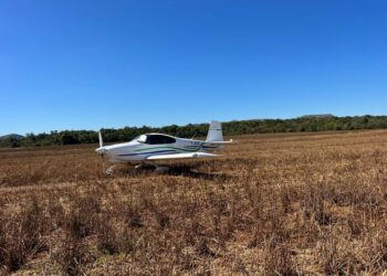 Ação policial no Tocantins recupera avião roubado de prefeito do Maranhão em área rural