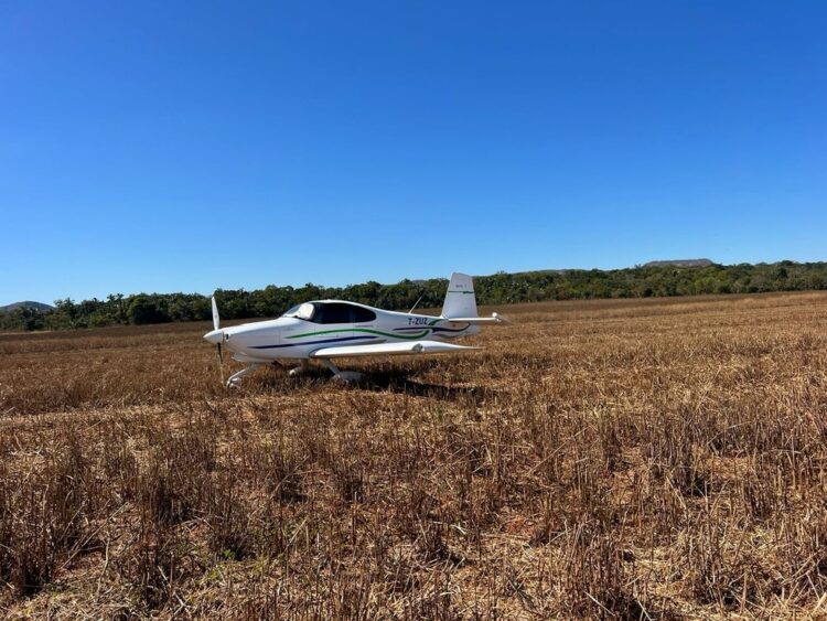Ação policial no Tocantins recupera avião roubado de prefeito do Maranhão em área rural