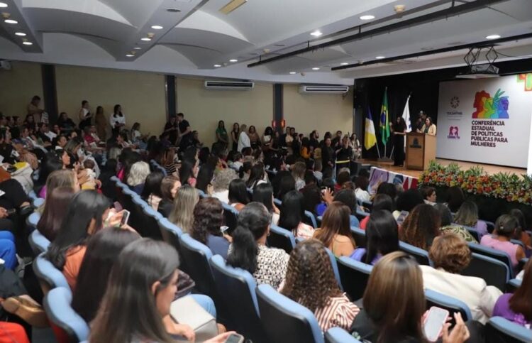 Conferência Estadual de Políticas Públicas para Mulheres marca o Estado com anúncios históricos e auditório lotado