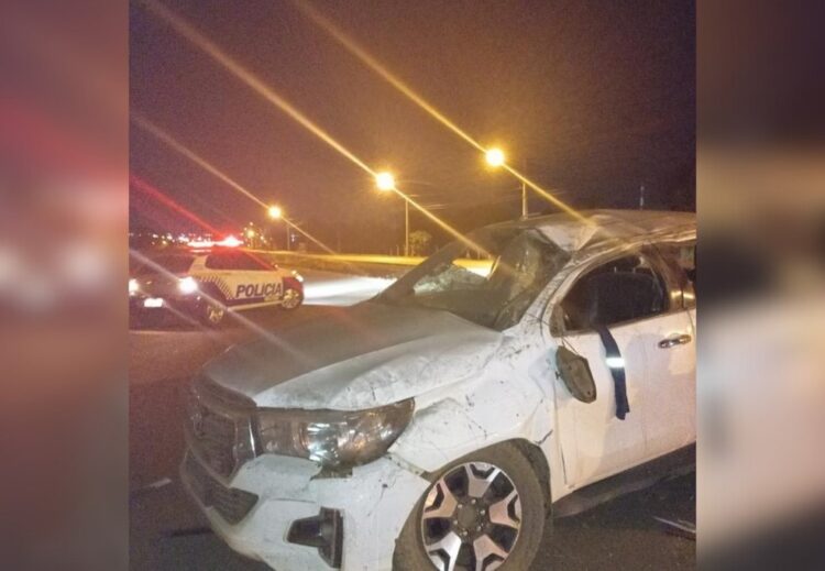 Criminosos invadem fazenda, roubam veículos e fazem família refém, diz polícia