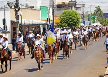 Mais de 3 mil pessoas participam da Cavalgada de Colinas, parte da programação da 26ª Expocolinas