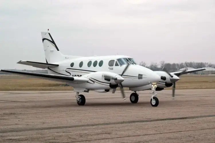 Para enxugar despesas, governador em exercício suspende aluguel de avião de R$ 20 milhões