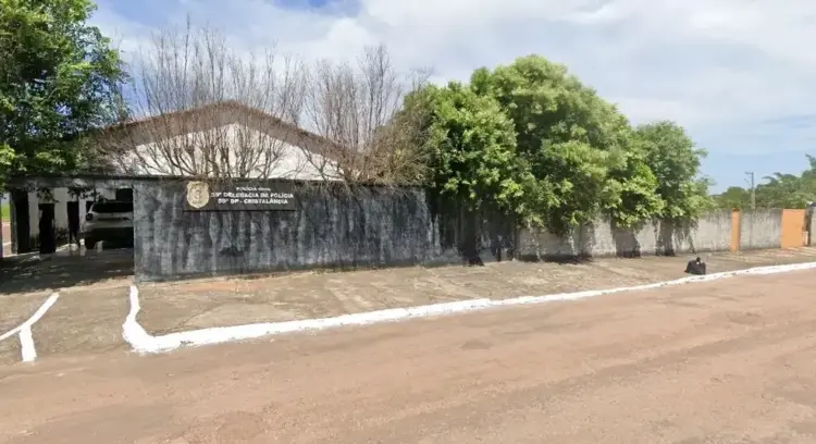 Homem é encontrado morto, carbonizado e amarrado próximo a propriedade rural