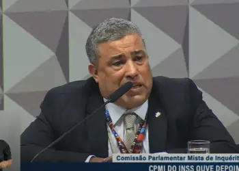 Presidente da Conafer é preso em flagrante durante depoimento na CPMI do INSS