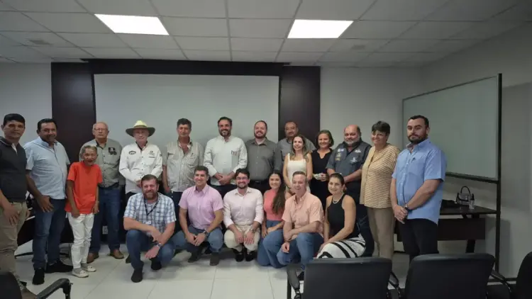 Voluntários se reúnem para o lançamento do V Leilão Direito de Viver em prol do Hospital de Amor