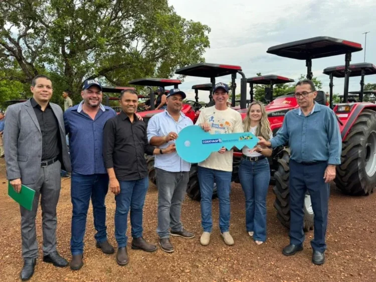 Codevasf entrega maquinários e veículos para fortalecer infraestrutura dos municípios