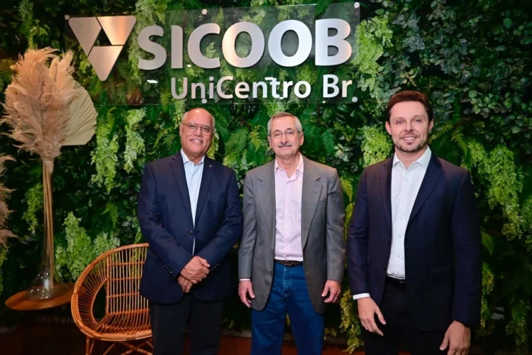 Antonio Cabrera discute oportunidades e desafios do segmento em evento do Sicoob UniCentro Br