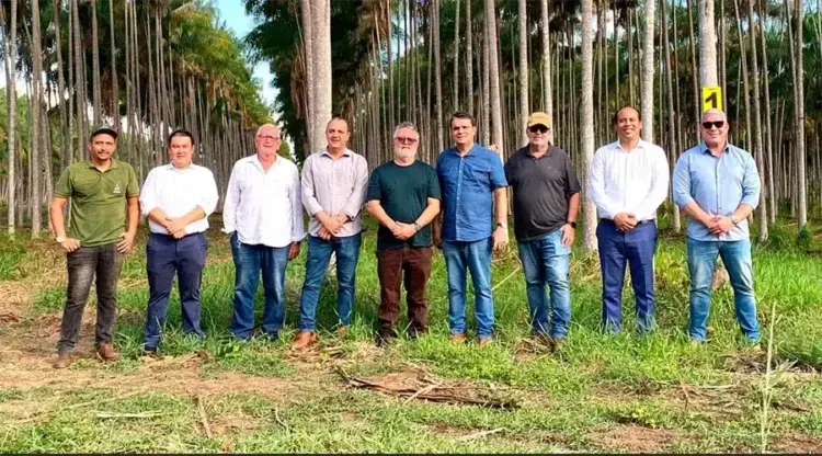 Projeto de açaí nativo no Polo de Agricultura Irrigada recebe mais de R$ 11 milhões em investimentos e atrai visita de secretários