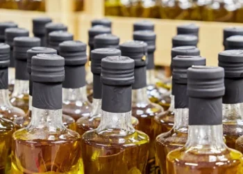 Quatro marcas de azeite são classificadas como impróprias para consumo, aponta Mapa