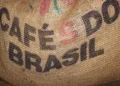 Setor cafeeiro pede superação de impasse com os EUA: “Passou da hora de virar a página”, afirma diretor do Cecafé