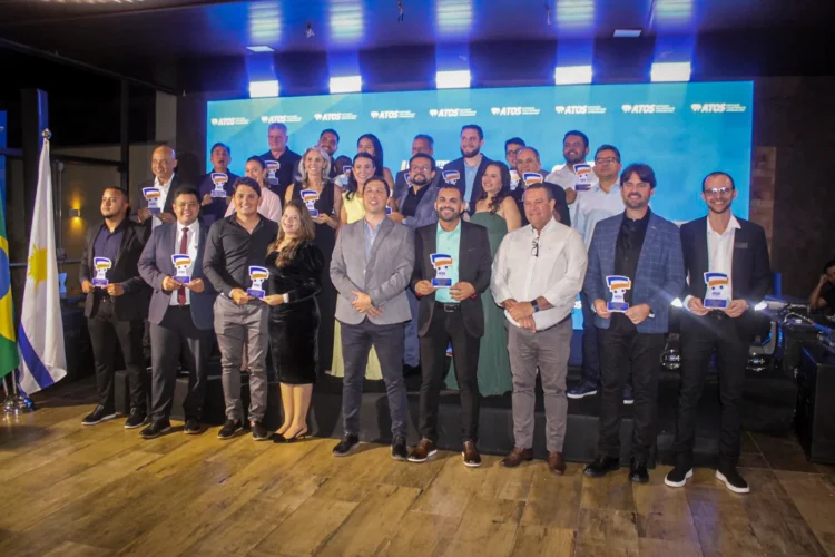 ATOS reúne lideranças e autoridades no III Encontro de Lideranças Supermercadistas e entrega o Prêmio Fornecedor Destaque 2025