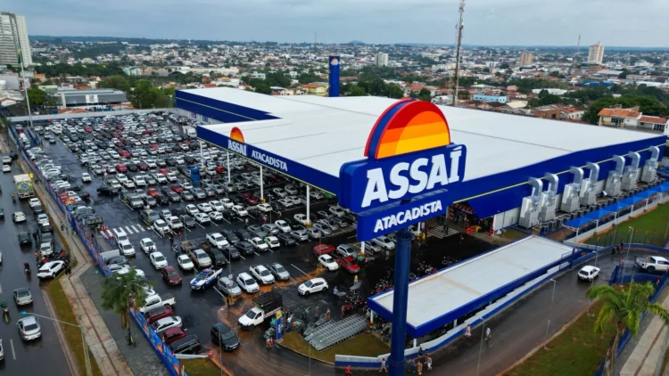 Carrinhos do Assaí Araguaína esgotam em 16 minutos no dia da inauguração