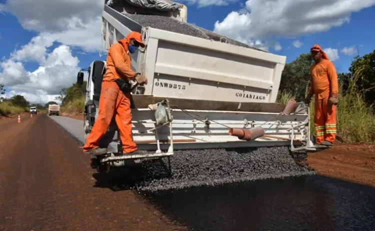 Após cobrança dos produtores, trecho da TO-110 é pavimentado e melhora logística agrícola no sudeste do Tocantins