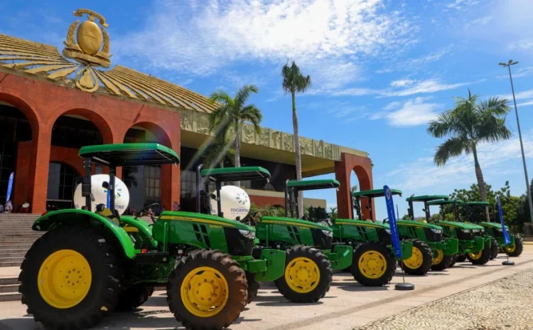 Novos tratores chegam às escolas agrícolas no Tocantins e reforçam aprendizado prático de alunos do campo