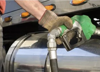 Diesel sobe mais de 13% em março e deve impactar custos com transporte