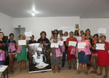 Conexão Quilombola do quintal ao tablet: mulheres da comunidade Malhadinha dão os primeiros passos no mundo digital