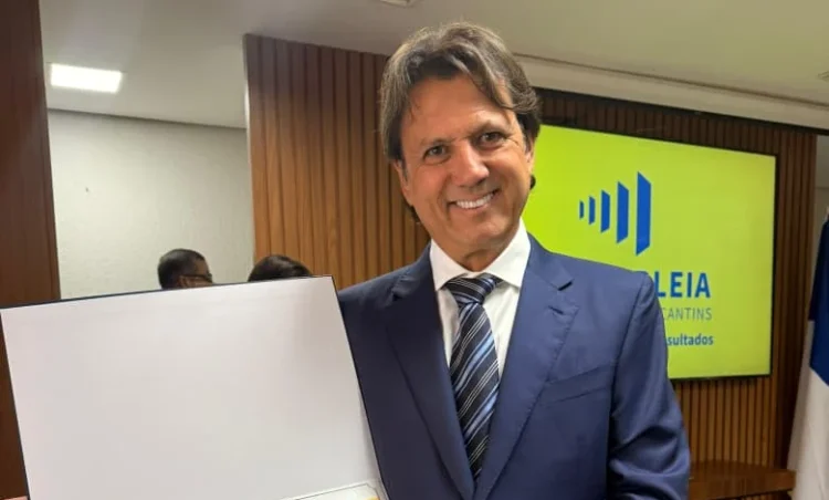 Vice-presidente da FAET recebe Título de Cidadão Tocantinense em sessão solene na Aleto