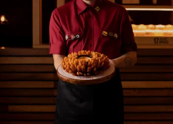 Outback oferece 81 vagas de emprego para nova unidade no Capim Dourado Shopping, em Palmas