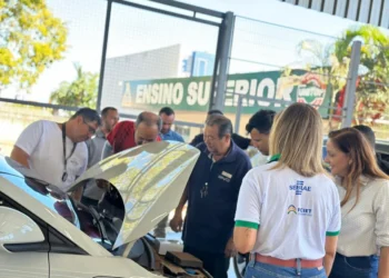 Pequenos negócios do setor automotivo buscam preparo para avanço dos veículos elétricos em visita técnica à BYD