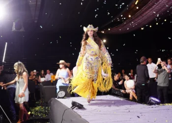 Sophia Araújo é eleita a Rainha Expoara 2026