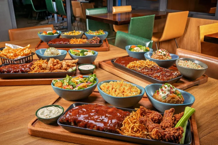 Outback aposta na tendência de compartilhar e lança campanha de tábuas com seus pratos mais pedidos em combinações inéditas