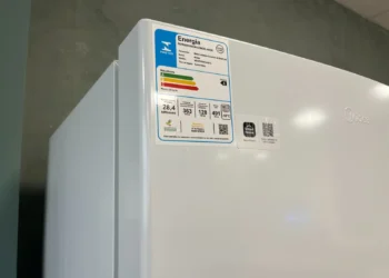 Calor reforça atenção ao uso de eletrodomésticos na cozinha; veja como economizar energia